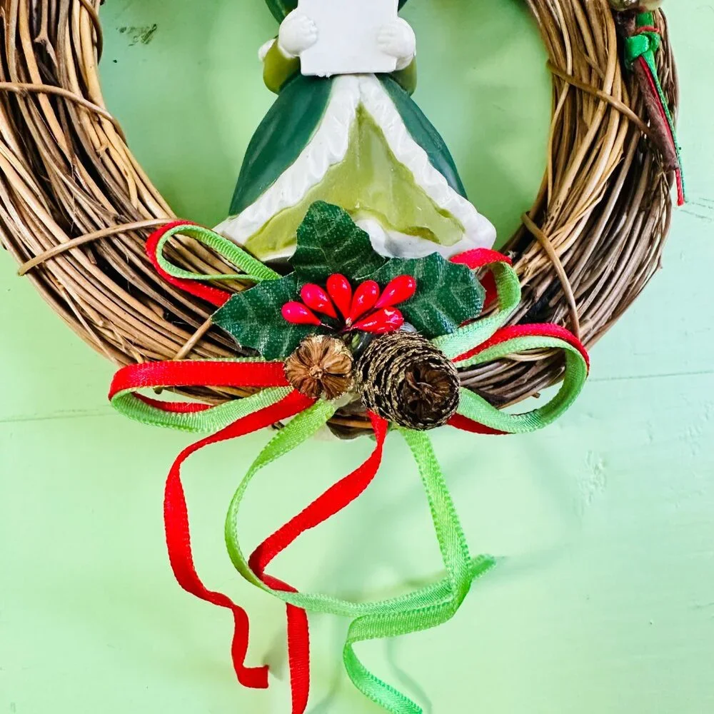 Vintage Mini Christmas Wreath Caroler Grapevine Wall Door Decor 4.75
